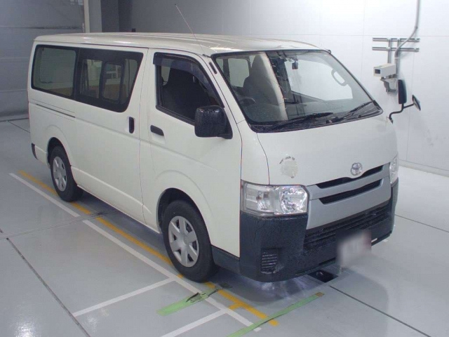 2015 TOYOTA HIACE VAN